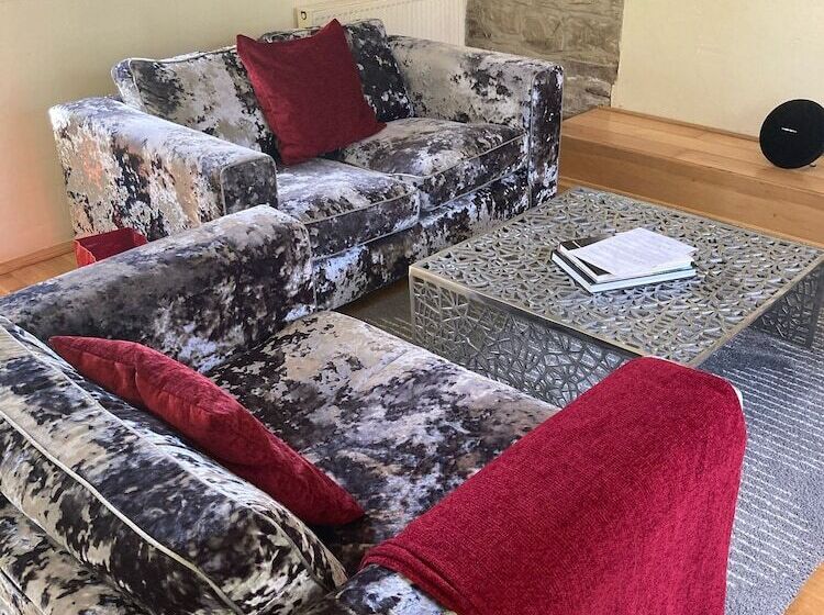 مبيت وإفطار Hemples Lodge