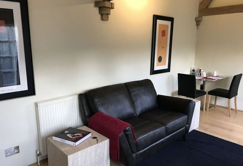 مبيت وإفطار Hemples Lodge