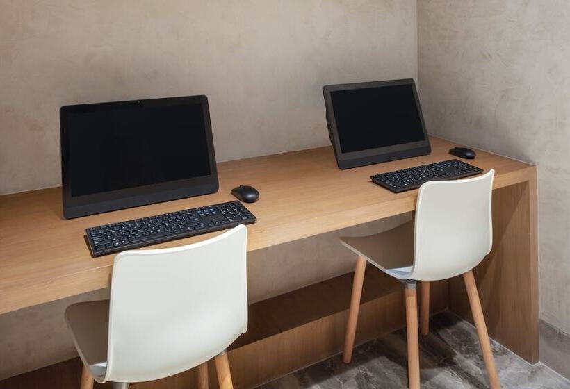 هتل Aloft Kathmandu Thamel