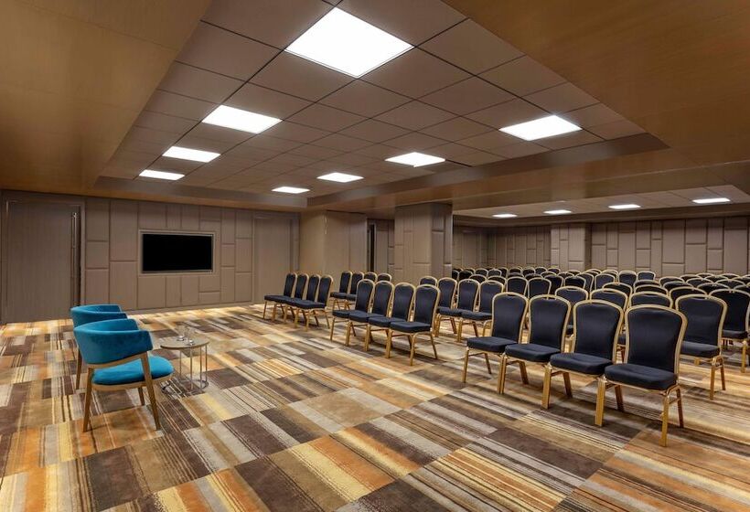 هتل Aloft Kathmandu Thamel