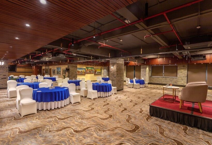 هتل Aloft Kathmandu Thamel