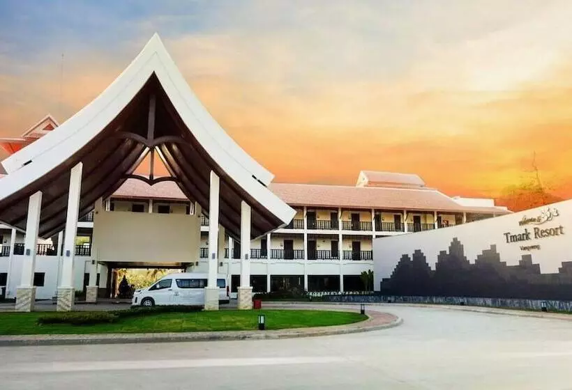 Hotelli Tmark Resort Vang Vieng