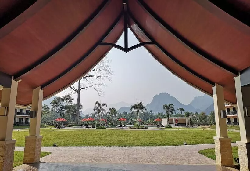Hotelli Tmark Resort Vang Vieng
