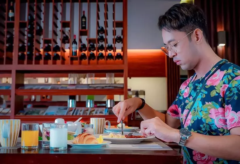 Hotelli Tmark Resort Vang Vieng