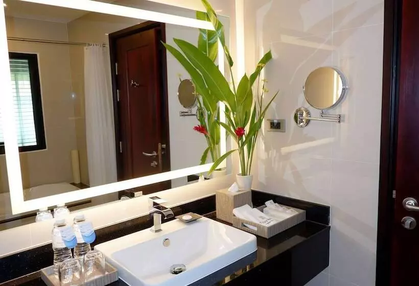 Hotelli Tmark Resort Vang Vieng