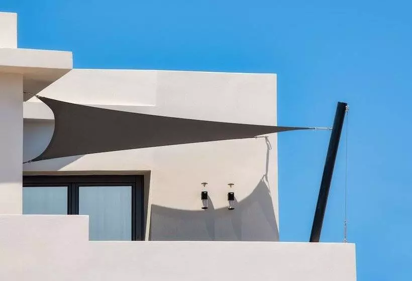 هتل Uma Ray Suites