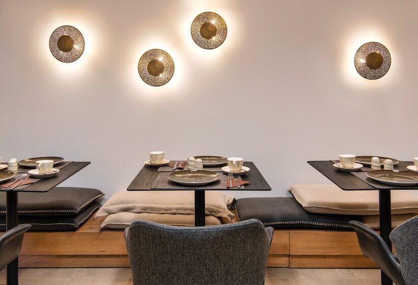 Hotel Uma Ray Suites