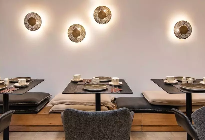 هتل Uma Ray Suites