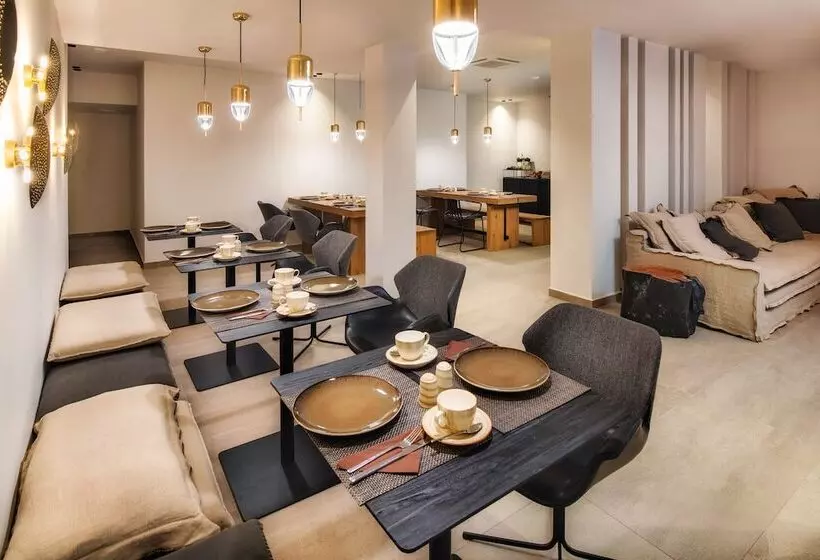 هتل Uma Ray Suites