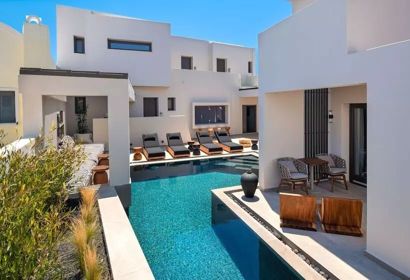 هتل Uma Ray Suites