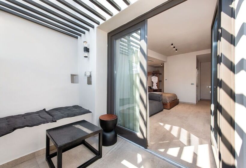 Hotel Uma Ray Suites