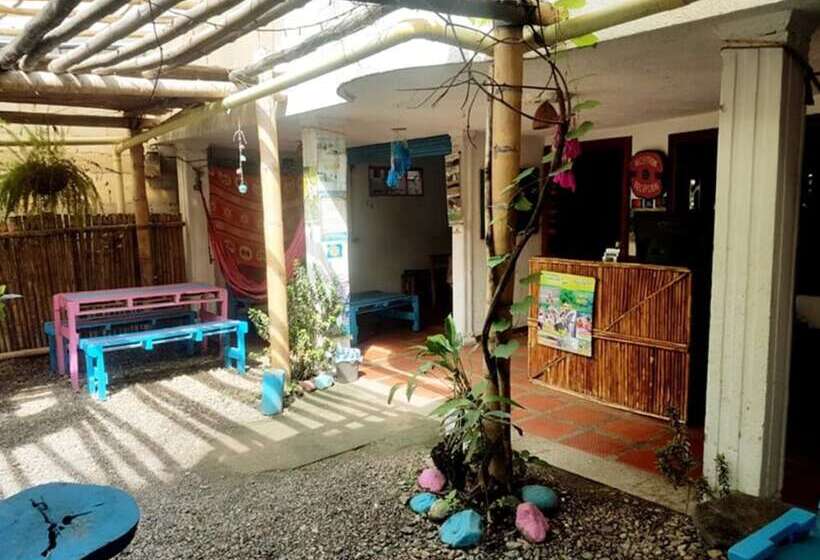 Oasis Hostal Restaurante