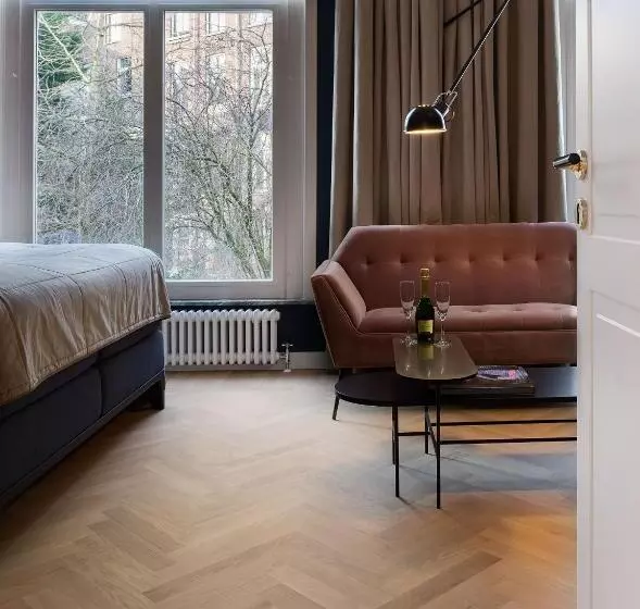 پانسیون Spinoza Suites