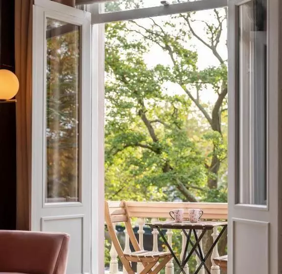 پانسیون Spinoza Suites