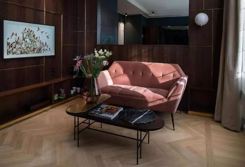 پانسیون Spinoza Suites