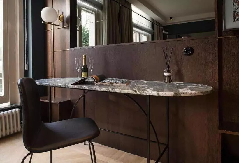 پانسیون Spinoza Suites