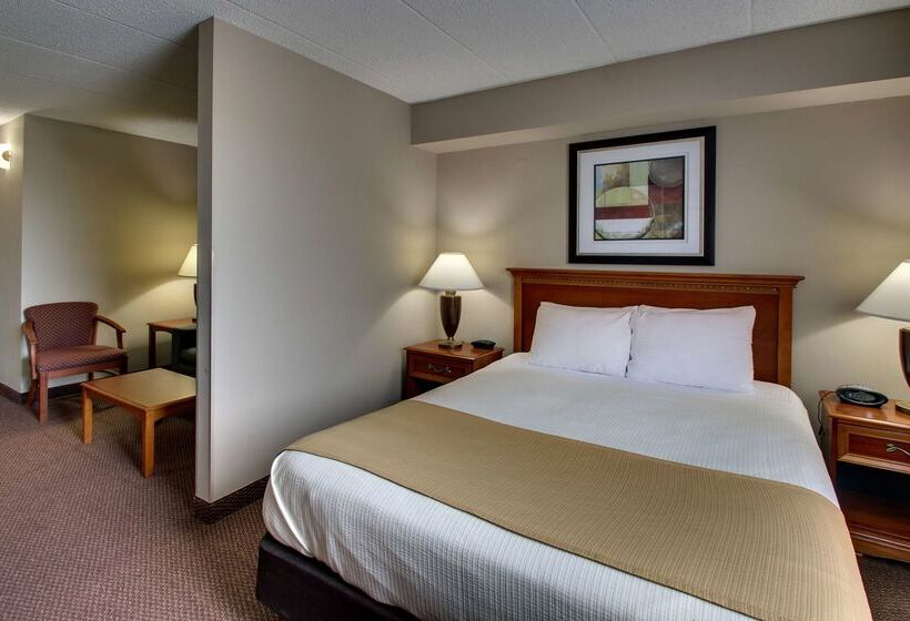 فندق Best Western East Towne Suites