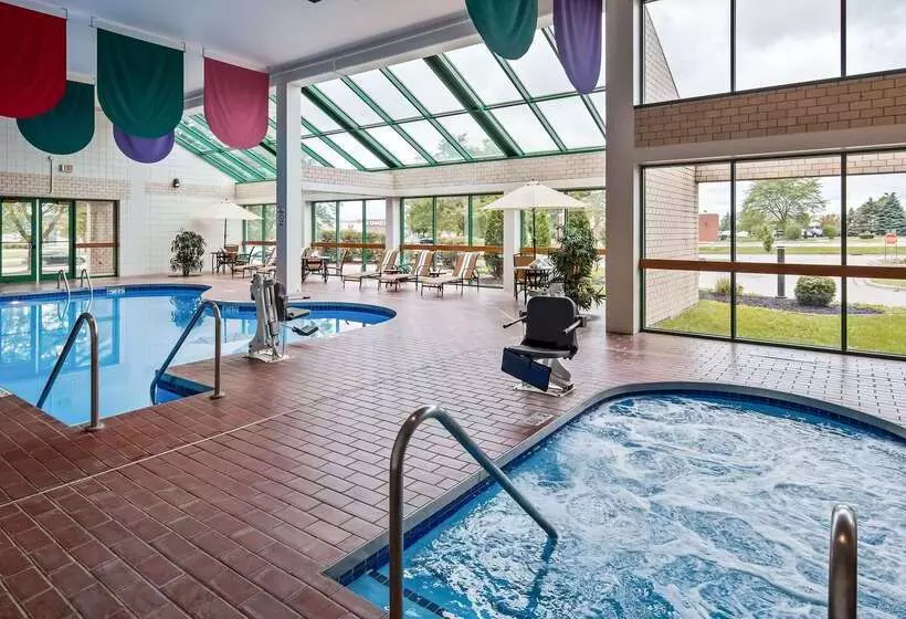 Отель Best Western East Towne Suites