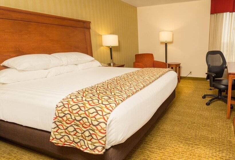 هتل Drury Inn & Suites Marion