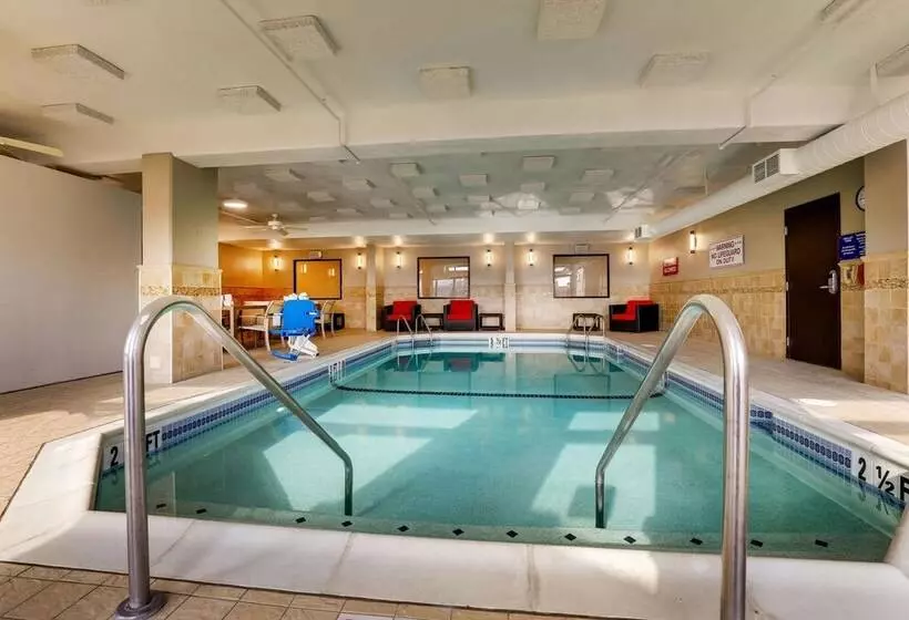 호텔 Drury Inn & Suites Marion