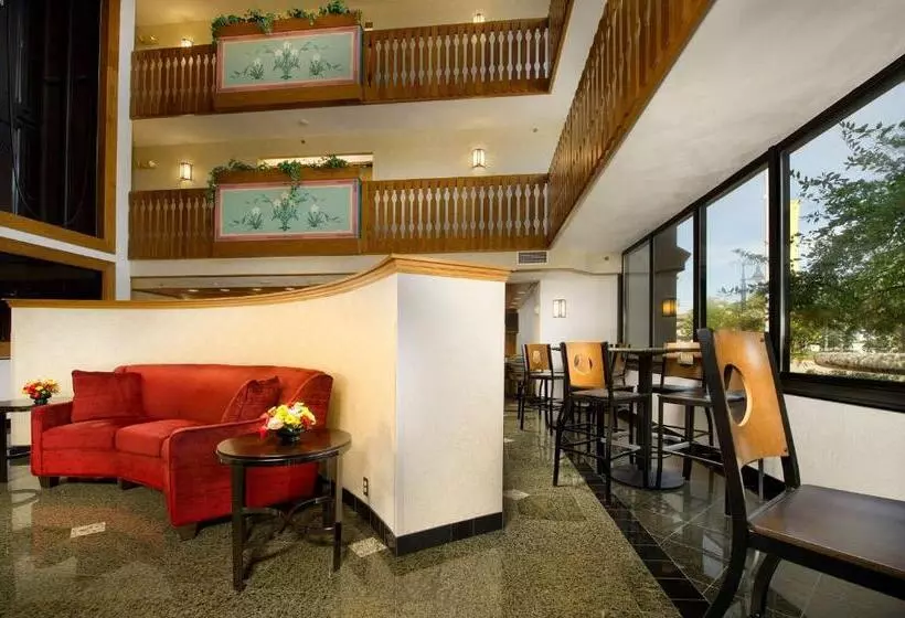 בית מלון כפרי Drury Inn & Suites Frankenmuth