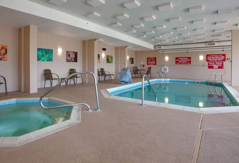 בית מלון כפרי Drury Inn & Suites Terre Haute