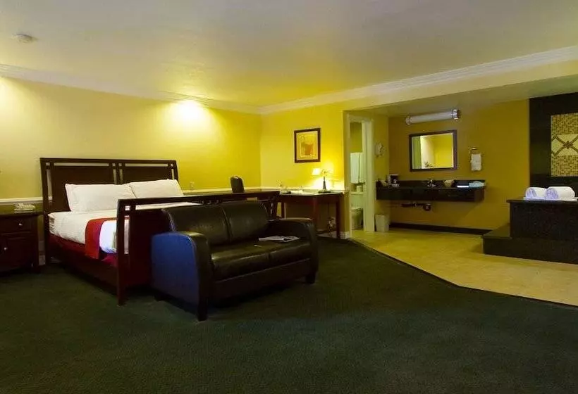 Hotel Dynasty Suites