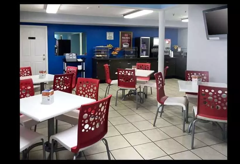 酒店 Econo Lodge Inn & Suites I 64 & Us 13