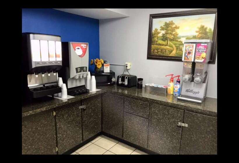 Otel Econo Lodge Inn & Suites I 64 & Us 13