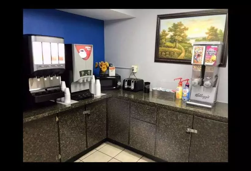 酒店 Econo Lodge Inn & Suites I 64 & Us 13