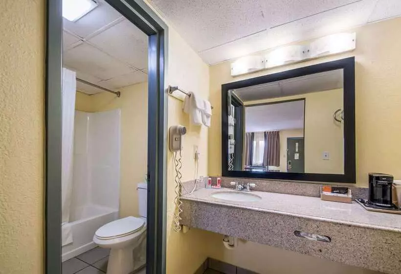 호텔 Econo Lodge Kearney   Liberty