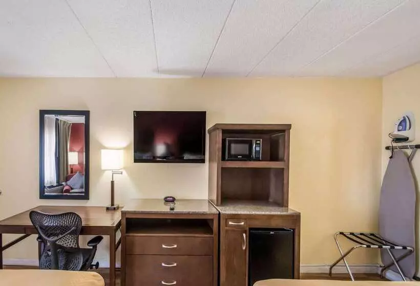 호텔 Econo Lodge Kearney   Liberty