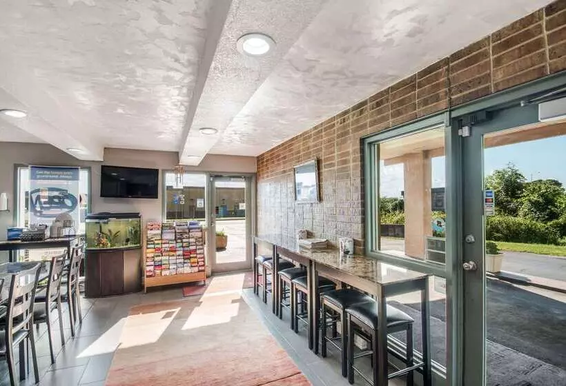 호텔 Econo Lodge Kearney   Liberty