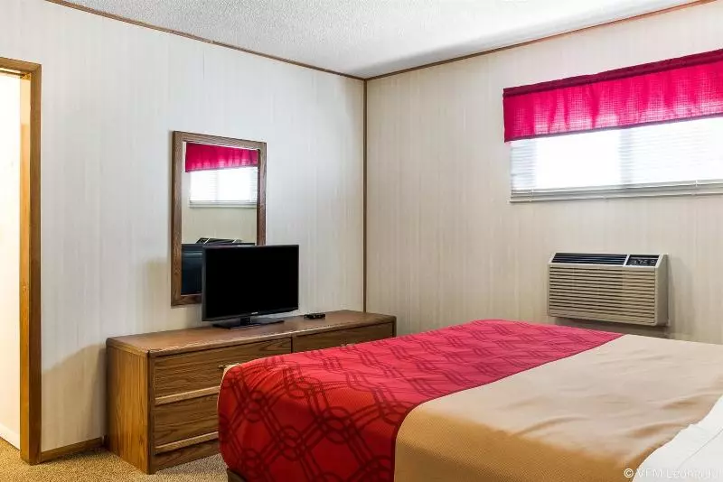 בית מלון כפרי Econo Lodge Wall