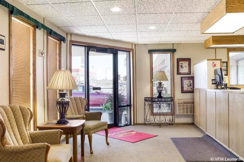 בית מלון כפרי Econo Lodge Wall