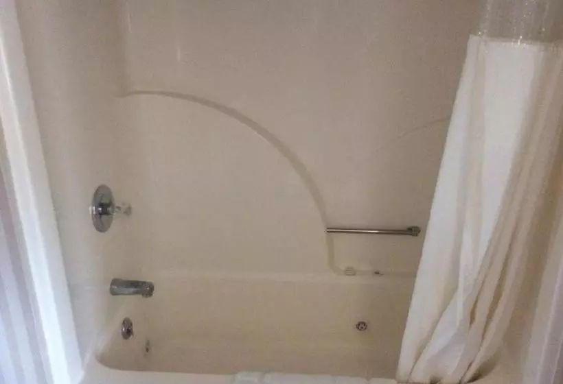 فندق Economy Inn