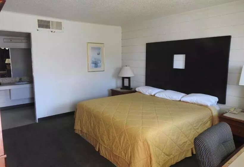 Отель Economy Inn