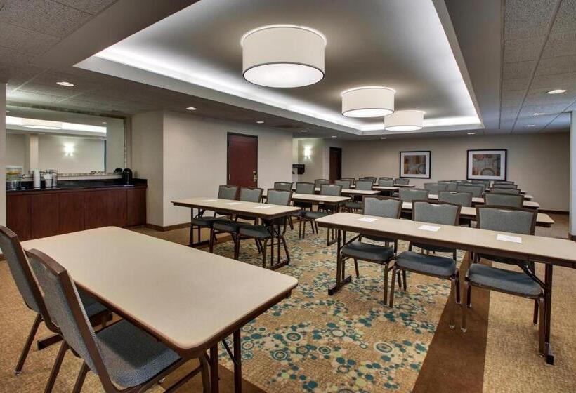 هتل Sonesta Essential Houston Hobby Airport