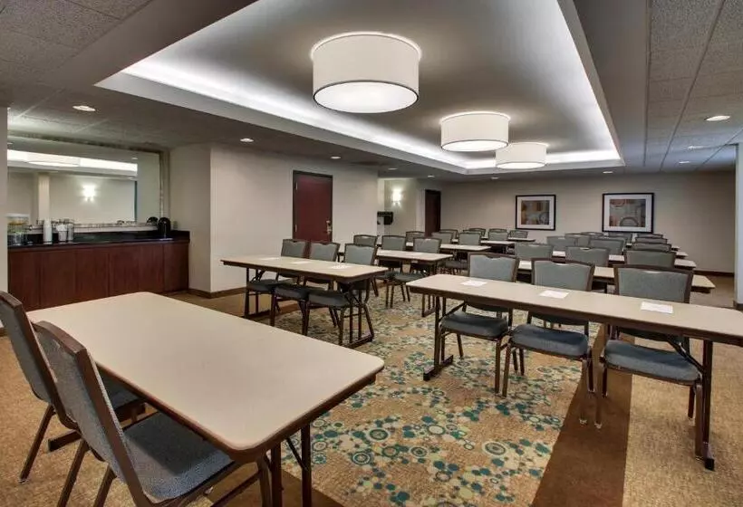 酒店 Sonesta Essential Houston Hobby Airport