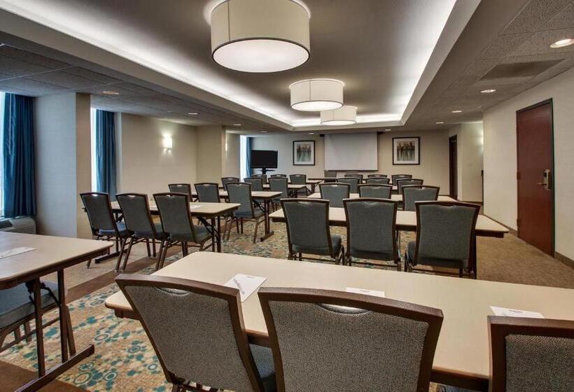 هتل Sonesta Essential Houston Hobby Airport