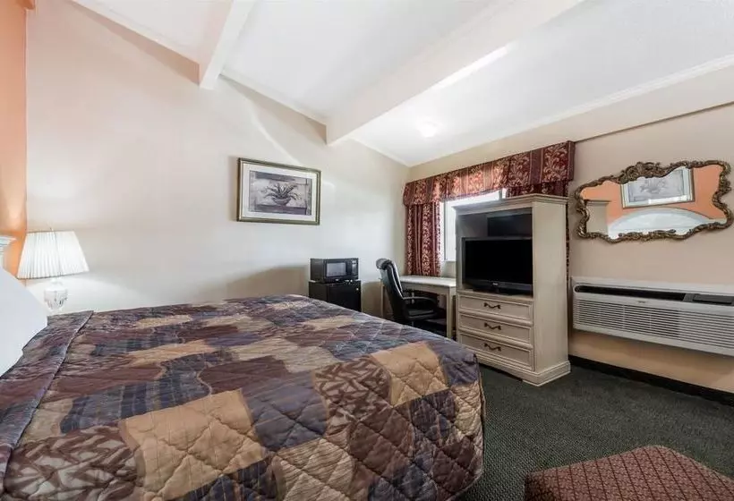 Отель Knights Inn Lake Charles