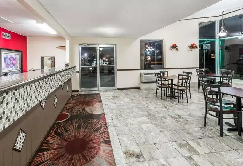 Отель Knights Inn Lake Charles