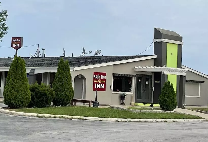 ホテル Rodeway Inn & Suites