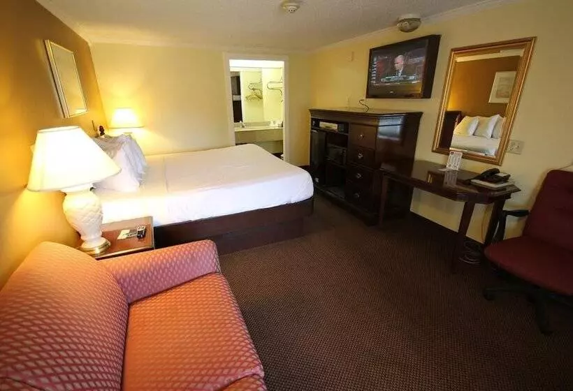 ホテル Rodeway Inn & Suites