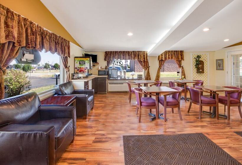 فندق Rodeway Inn & Suites