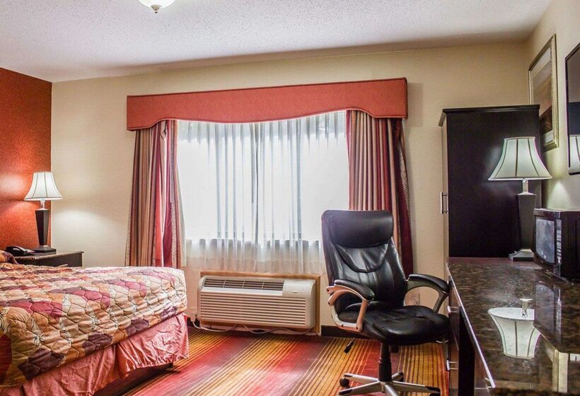 Szálloda Rodeway Inn Macarthur Airport