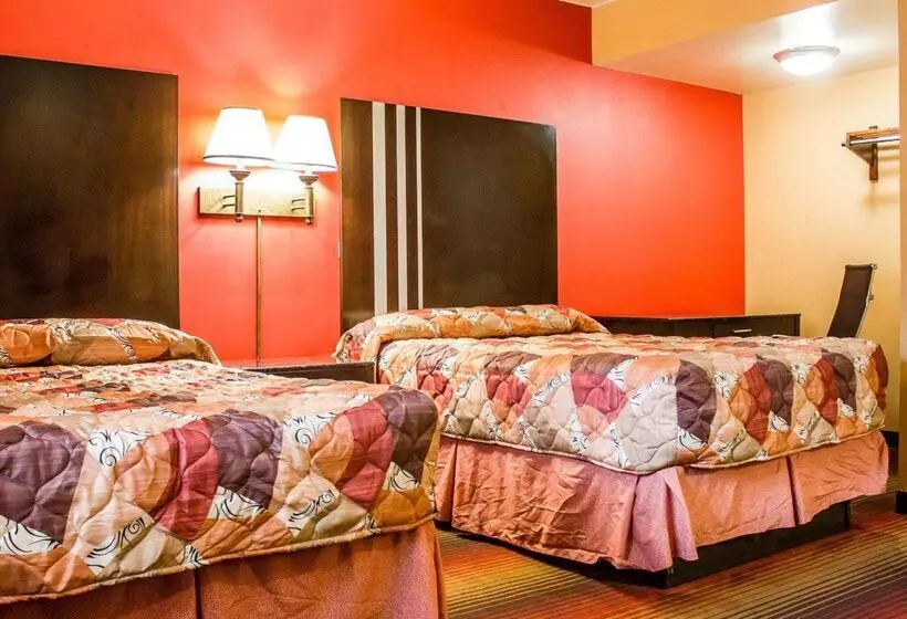 فندق Rodeway Inn Macarthur Airport