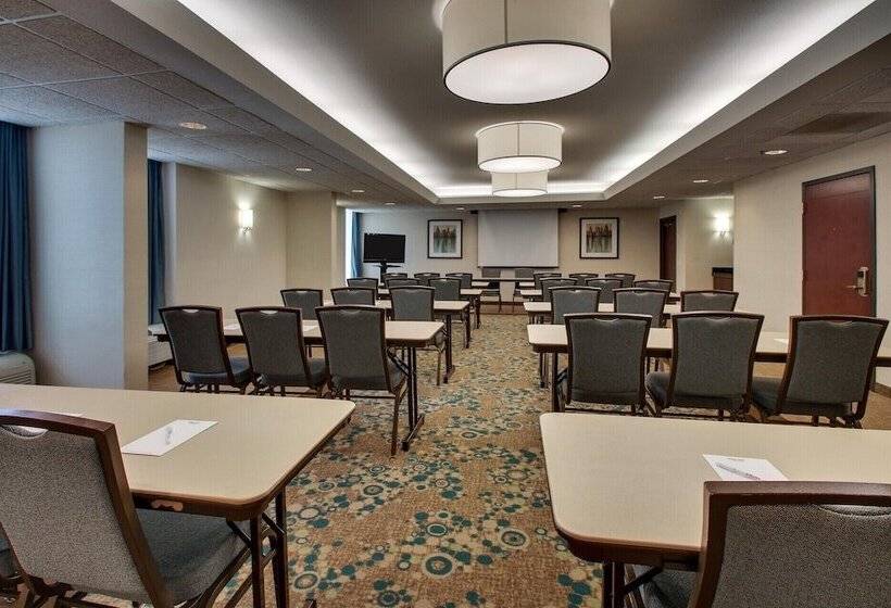 هتل Sonesta Essential Houston Hobby Airport