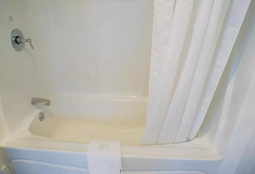 Отель The Edgewater