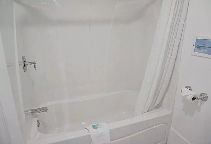 Отель The Edgewater